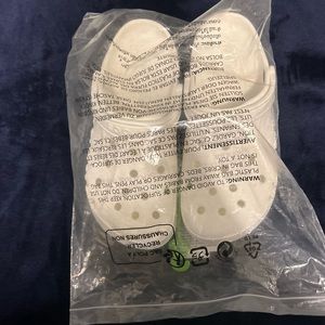 size 8 mens crocs brand new